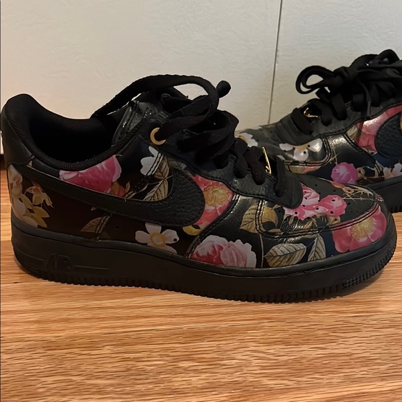 Nike Air Force 1’s Black and Pink  Shoes with floral Accents and gold swoosh 8 - Picture 2 of 14